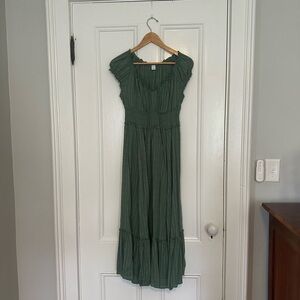 Elegant Green Maxi Dress